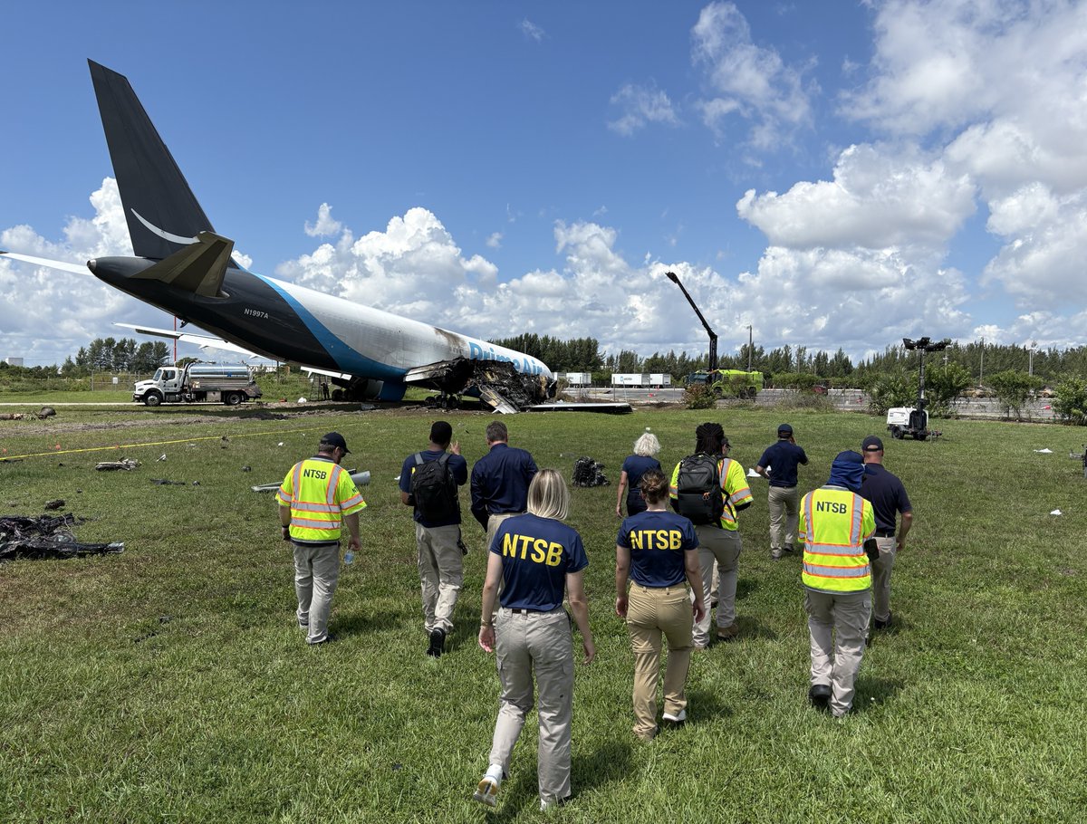 Amazon Cargo Plane Overruns Miami Runway, Killing Five and Prompting Limited Air‑Cargo